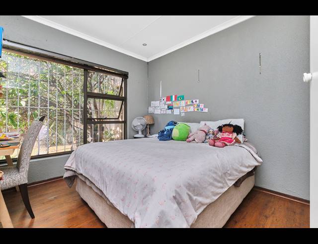 3 BEDROOM HOUSE TO LET IN LONEHILL